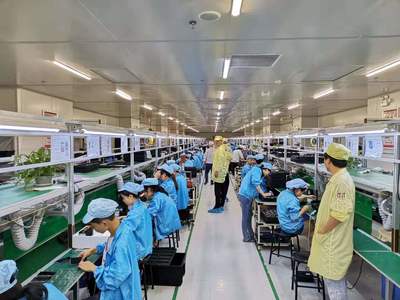 蘇寧拼購助力老人機(jī)企業(yè)轉(zhuǎn)型“革命” 拼拼工廠帶來多方共贏，開啟智能產(chǎn)品銷售新篇章
